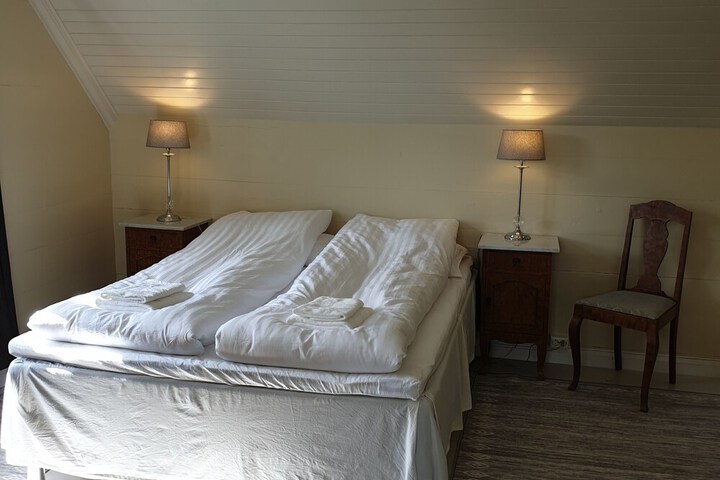 Room 4 of 52