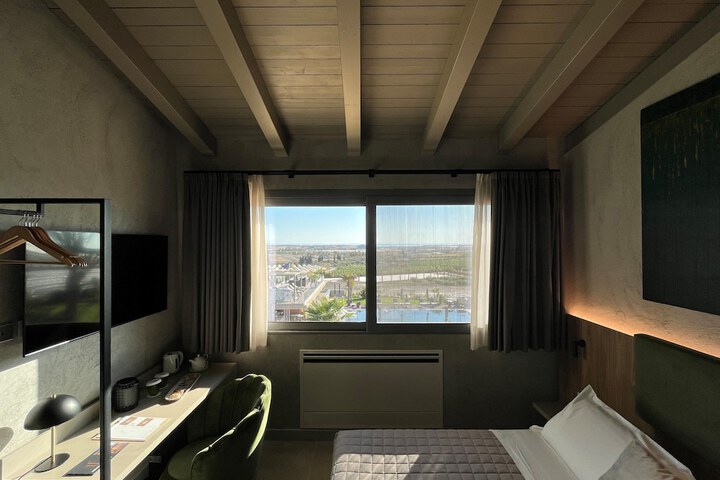 Room 14 of 123
