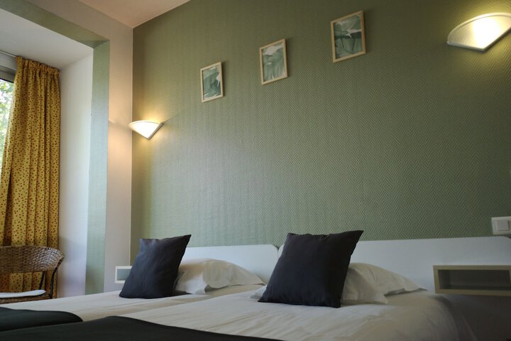 Room 17 of 41