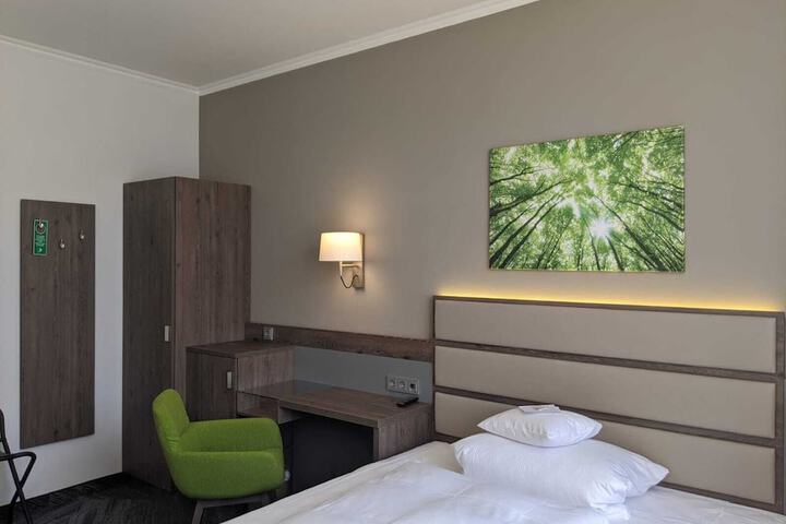 Room 13 of 44