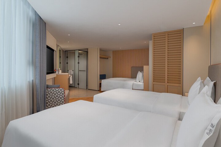 Room 18 of 57