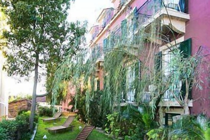 Hotel Exterior 23 of 24