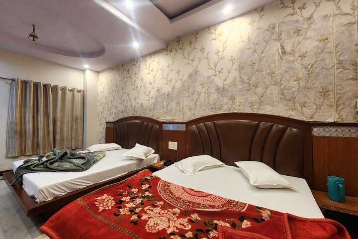 Room 28 of 49