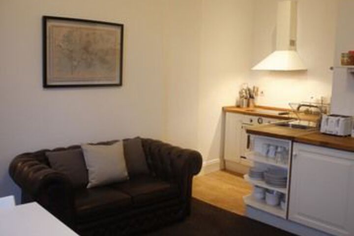 Room 6 of 15