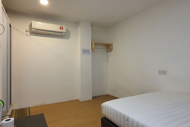 Room 20 of 35