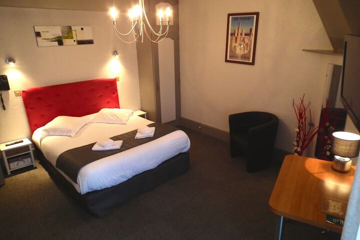 Room 34 of 62