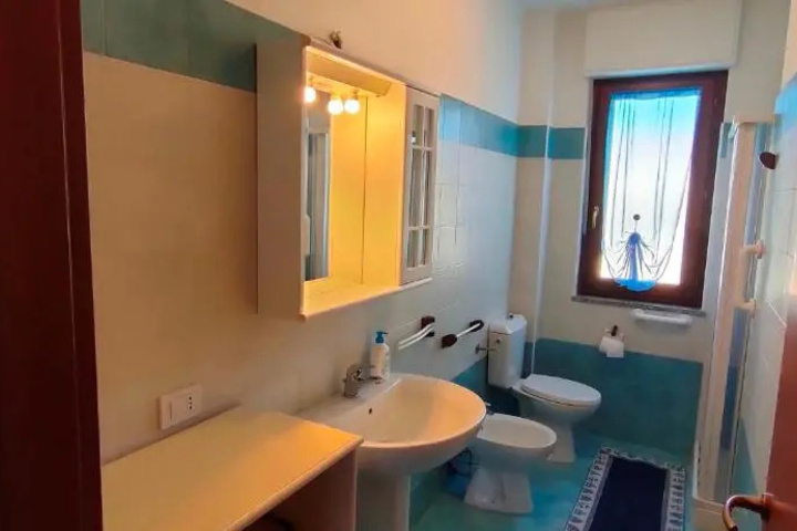 Room 8 of 17