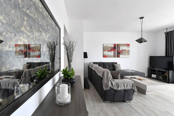 Room 10 of 20