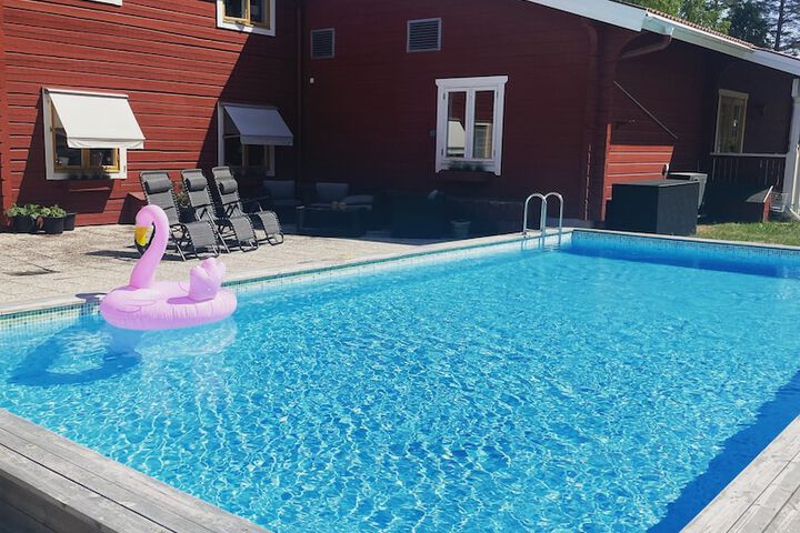 Pool 19 of 66