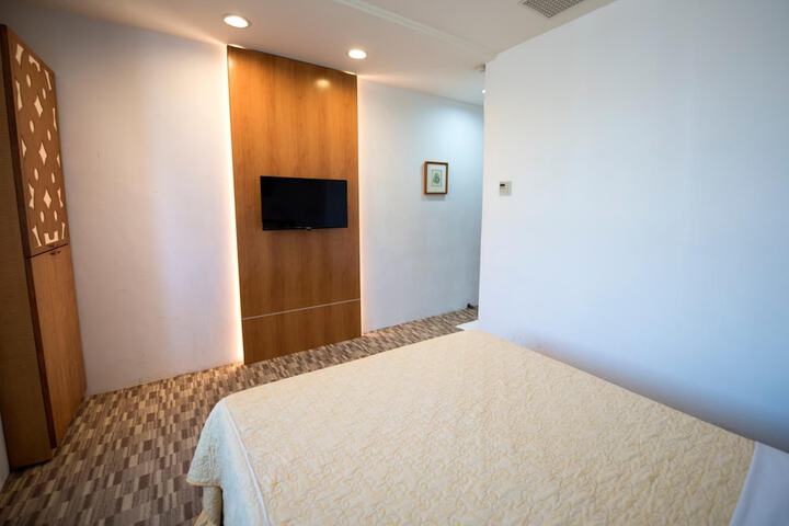 Room 8 of 51