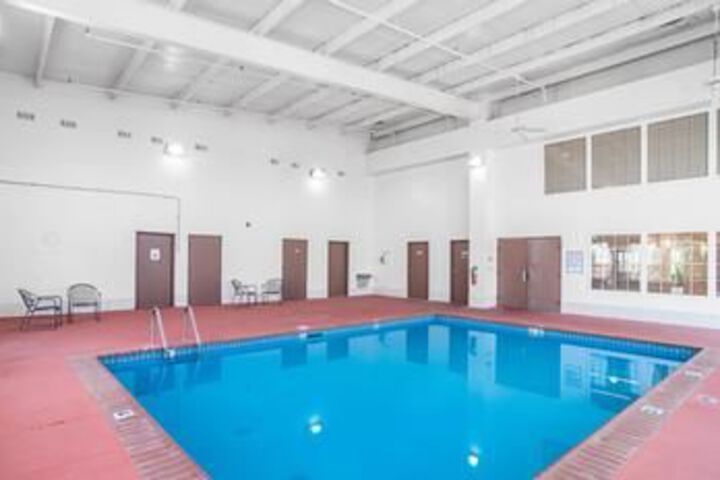 Pool 32 of 35