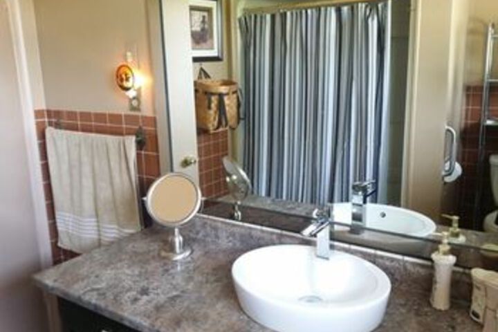 Room 2 of 18