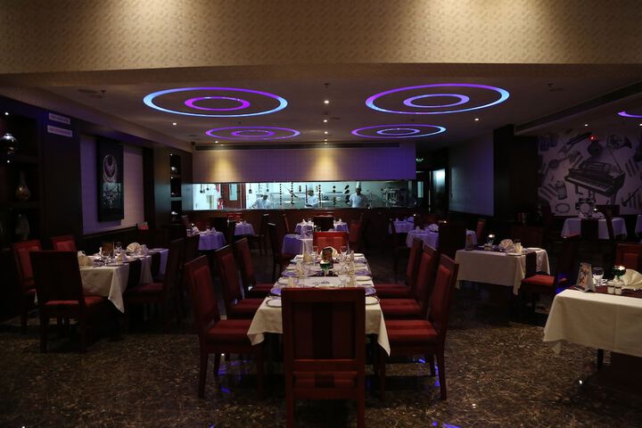 Dining 52 of 62