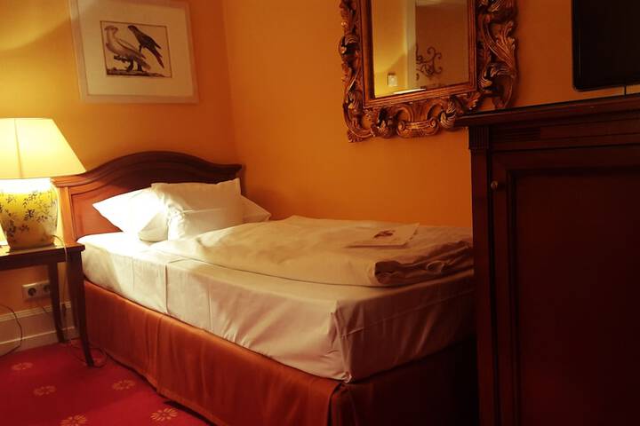 Room 25 of 67