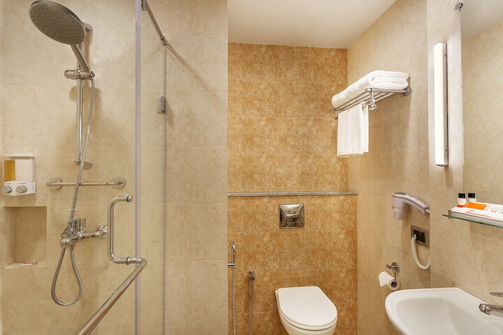 Room 14 of 34