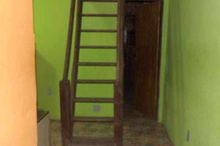 Room 34 of 48