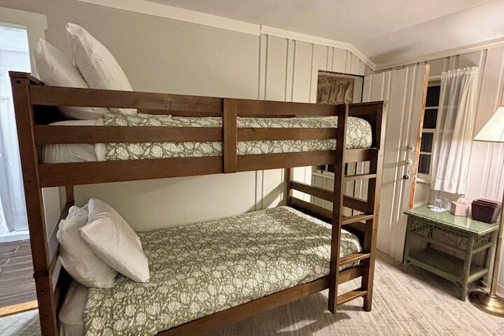 Room 33 of 129
