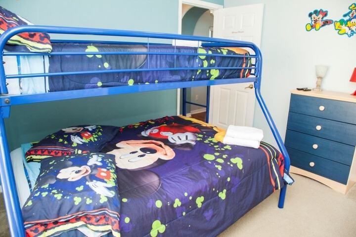 Room 6 of 36