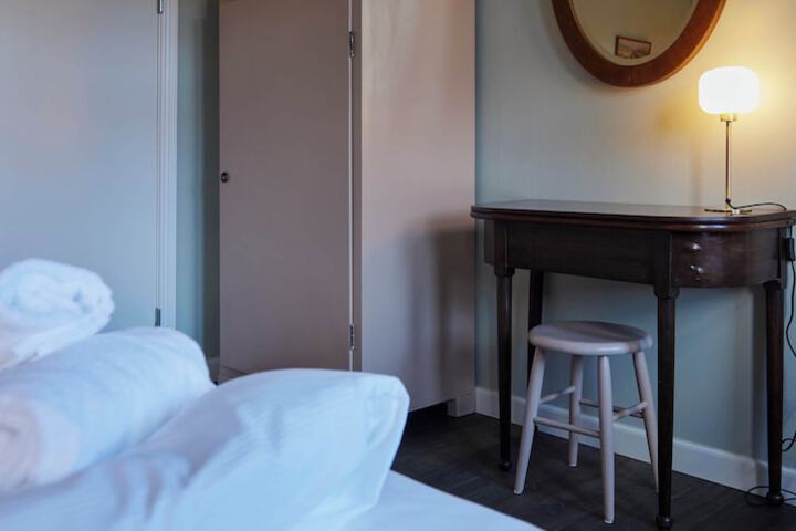Room 5 of 39