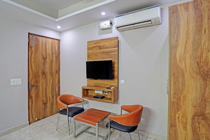 Room 14 of 30