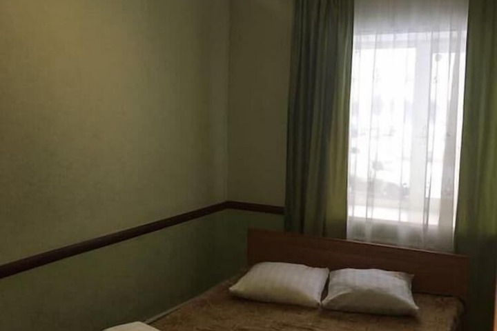 Room 10 of 19