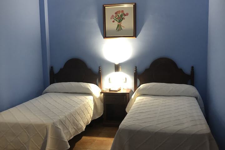 Room 13 of 40