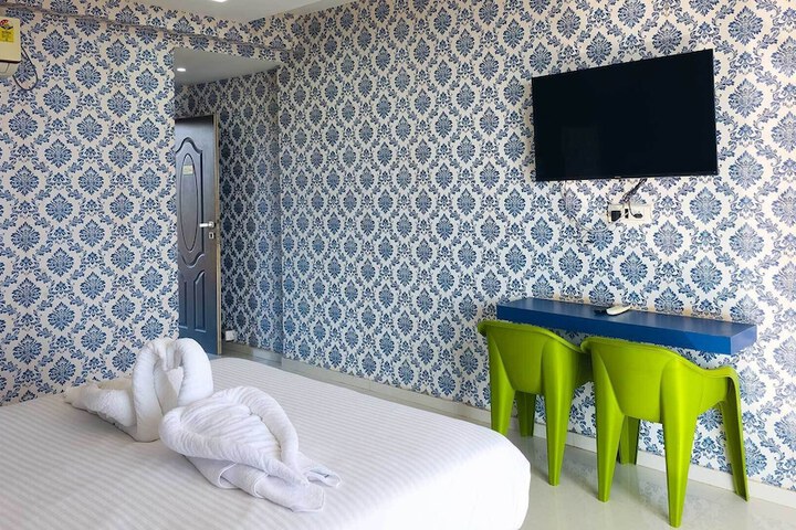 Room 5 of 27