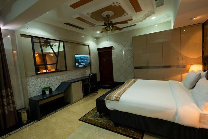 Room 15 of 43