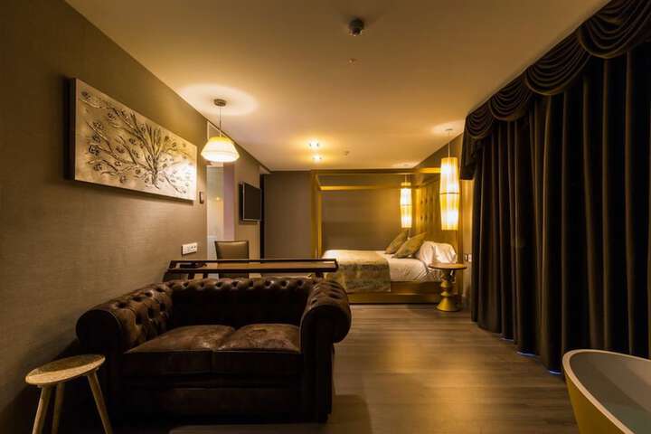 Room 10 of 54