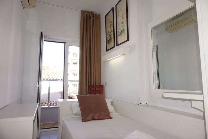 Room 6 of 39