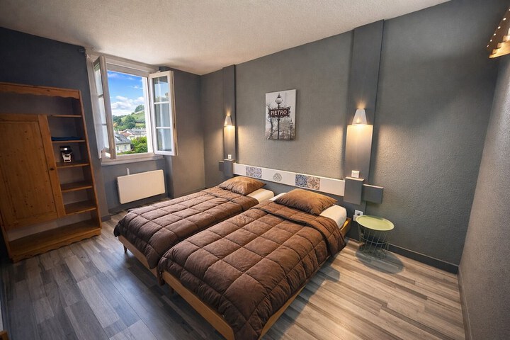 Room 9 of 24