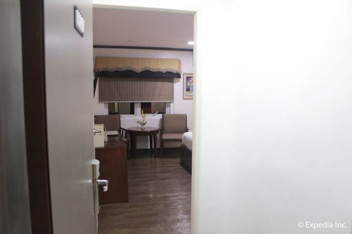 Room 20 of 98