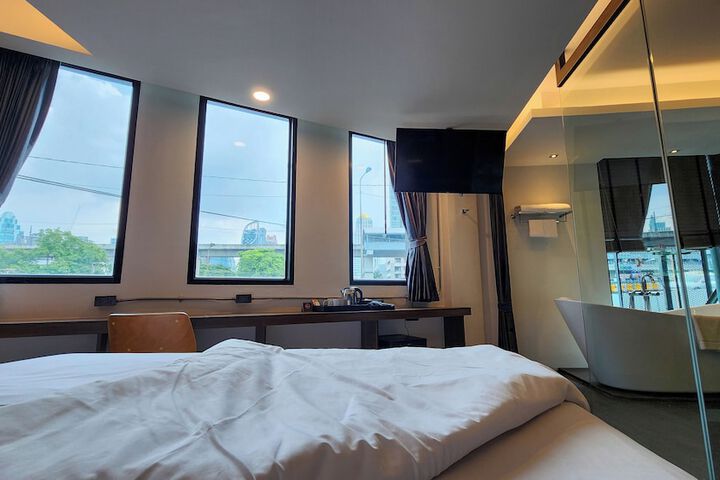 Room 58 of 98