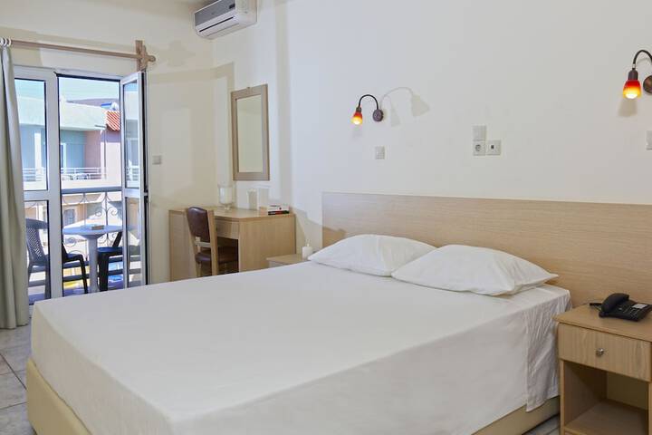Room 4 of 26