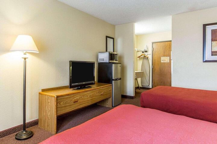 2 Double Beds (4 of 5)
