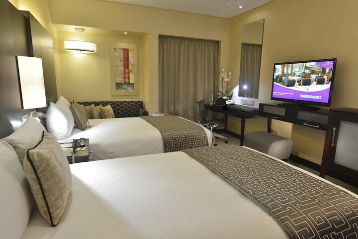 Room 33 of 194