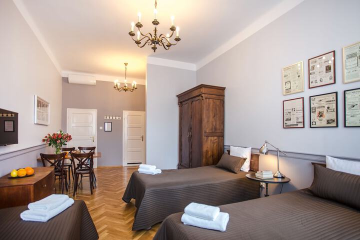 Room 2 of 97