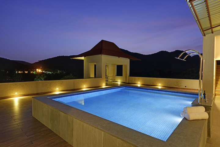 Pool 49 of 83