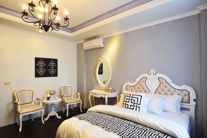 Room 10 of 31