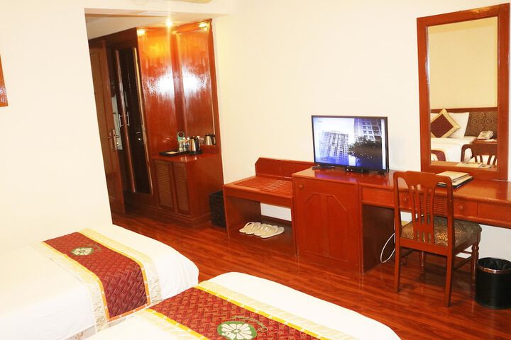 Room 7 of 38