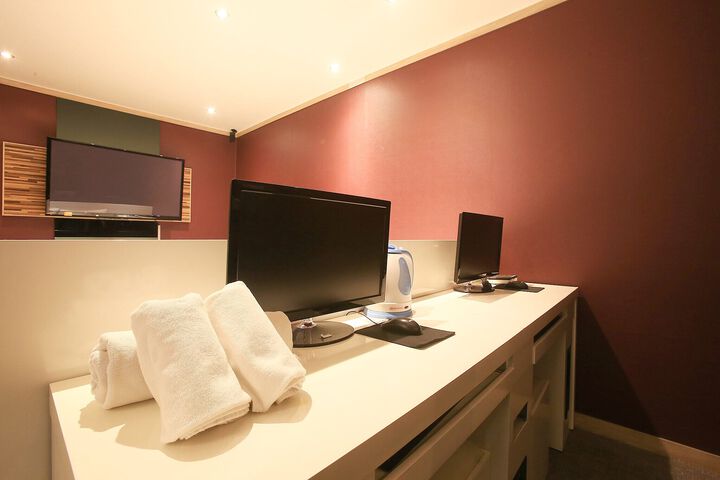 Room 115 of 121