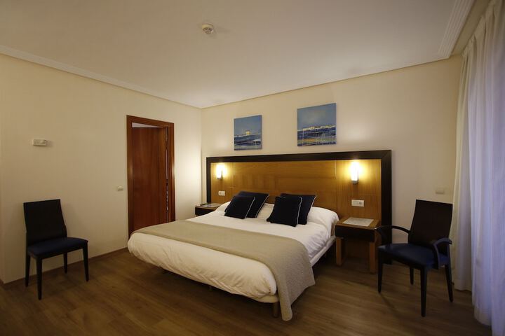 Room 13 of 74