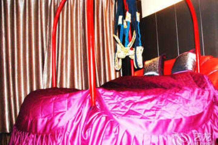 Room 35 of 49