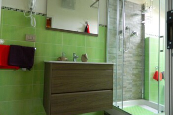 Room 2 of 22
