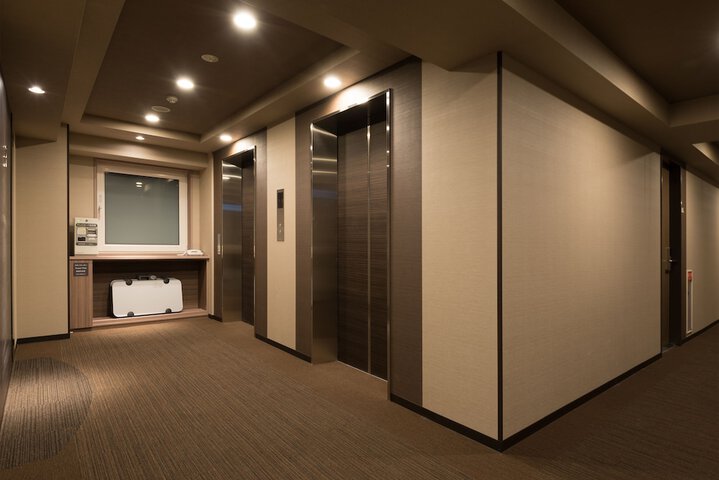 Ballroom/Hall 23 of 25