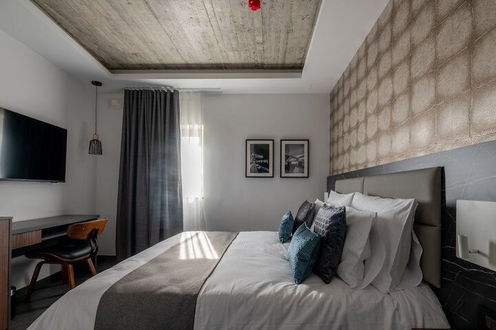 Room 13 of 60