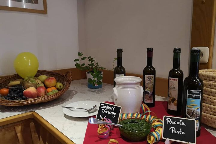 Dining 40 of 67