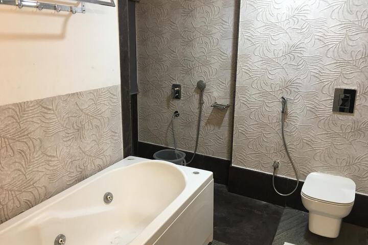 Room 20 of 33