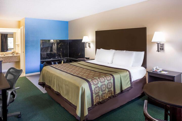 1 King Bed (6 of 11)