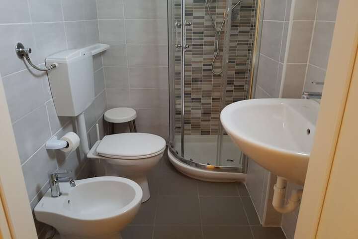 Room 9 of 14